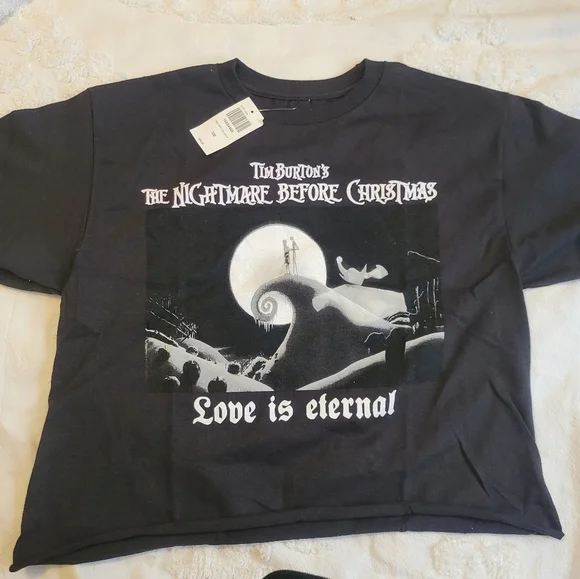 NWT Disney Hot Topic Nightmare Before Christmas Tee Shirt Small - Picture 2 of 2